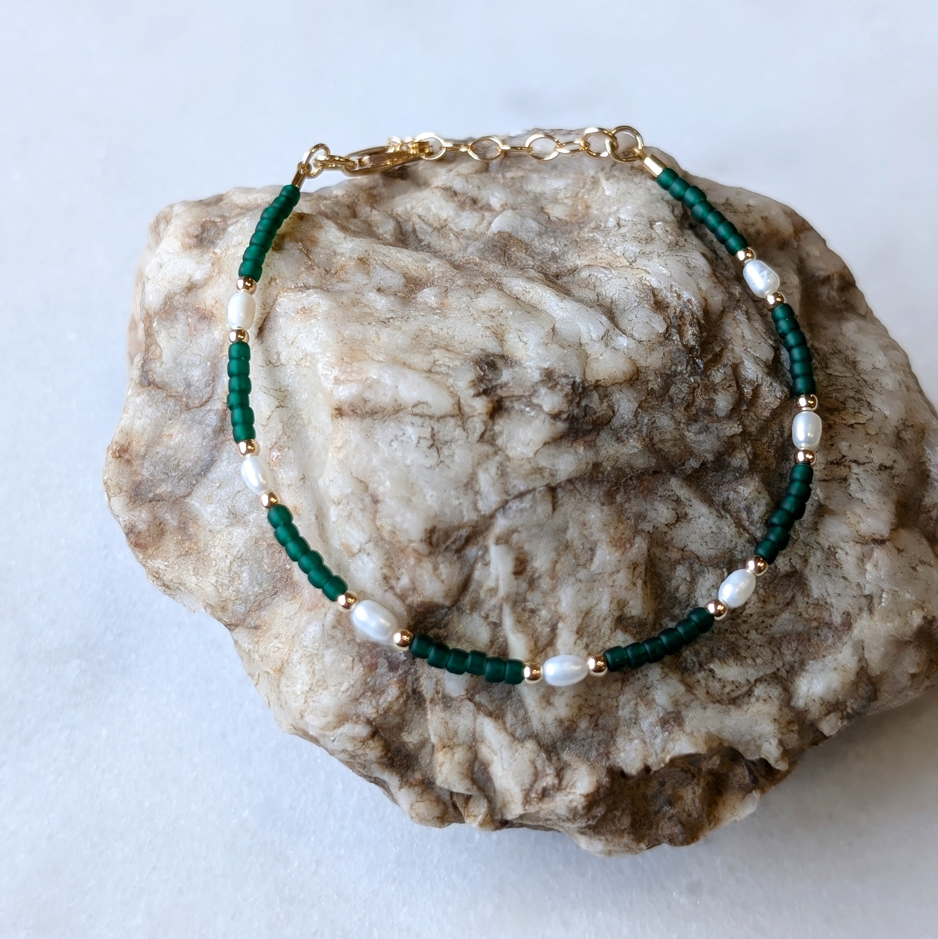 Freshwater Pearl Rich Emerald Bracelet