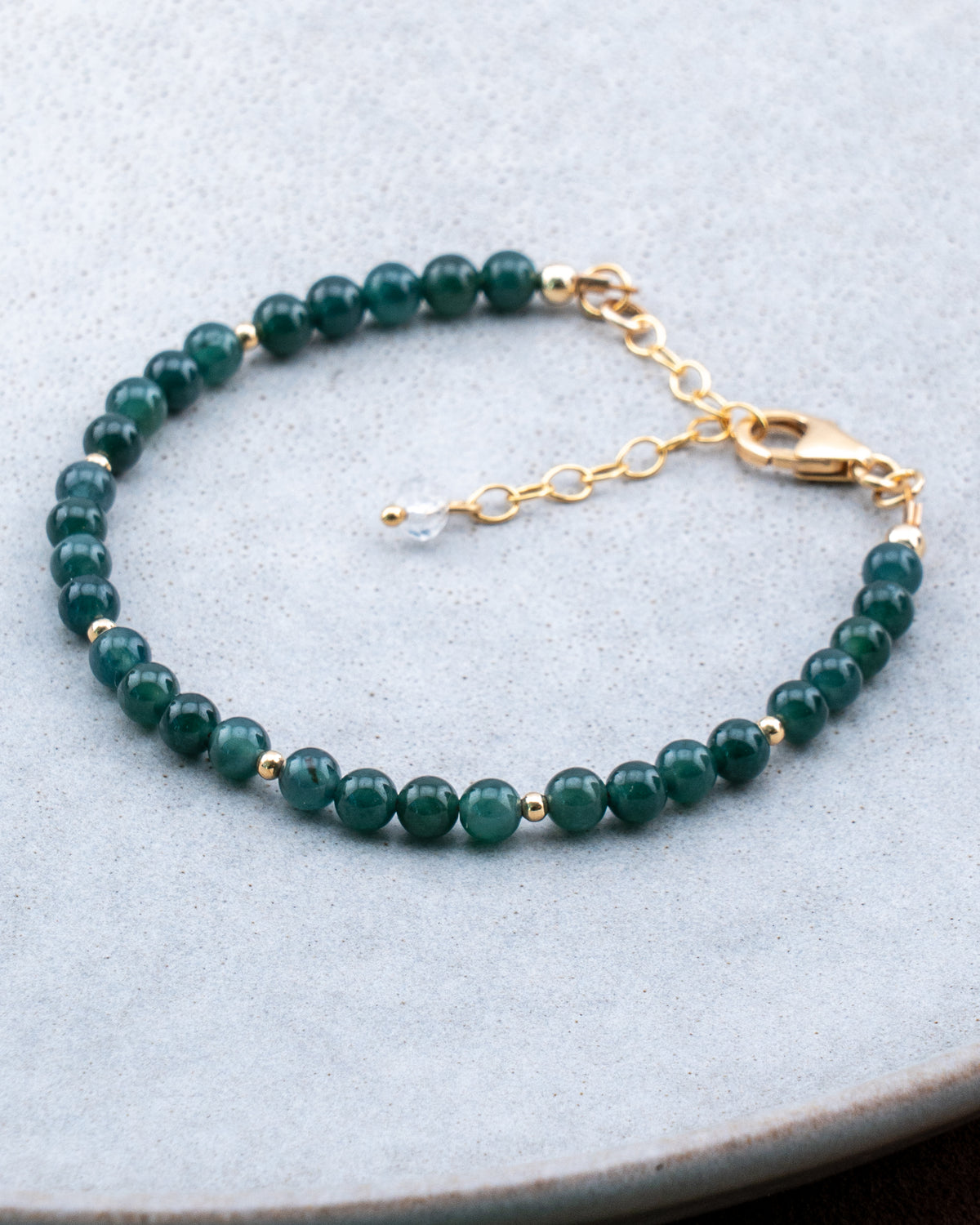 Verde Oscuro Guatemalan Jade Bracelet