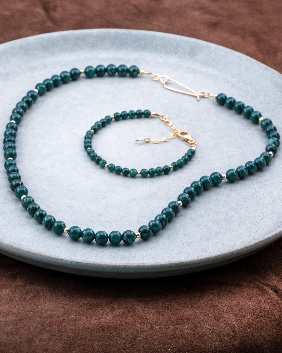 Verde Oscuro Guatemalan Jade Necklace