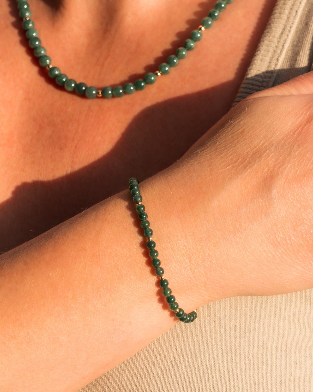 Verde Oscuro Guatemalan Jade Bracelet