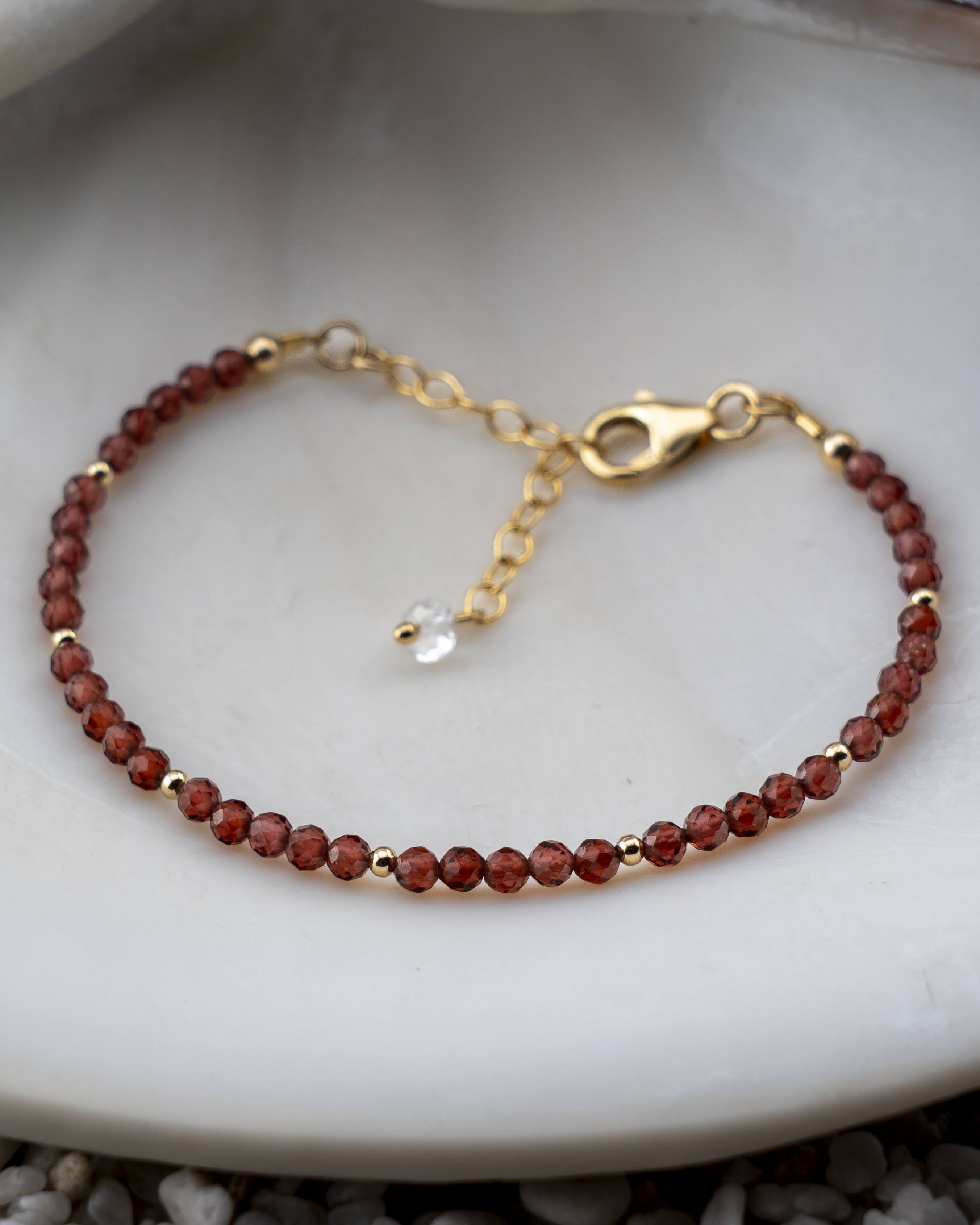 Noir Mauve Garnet Bracelet