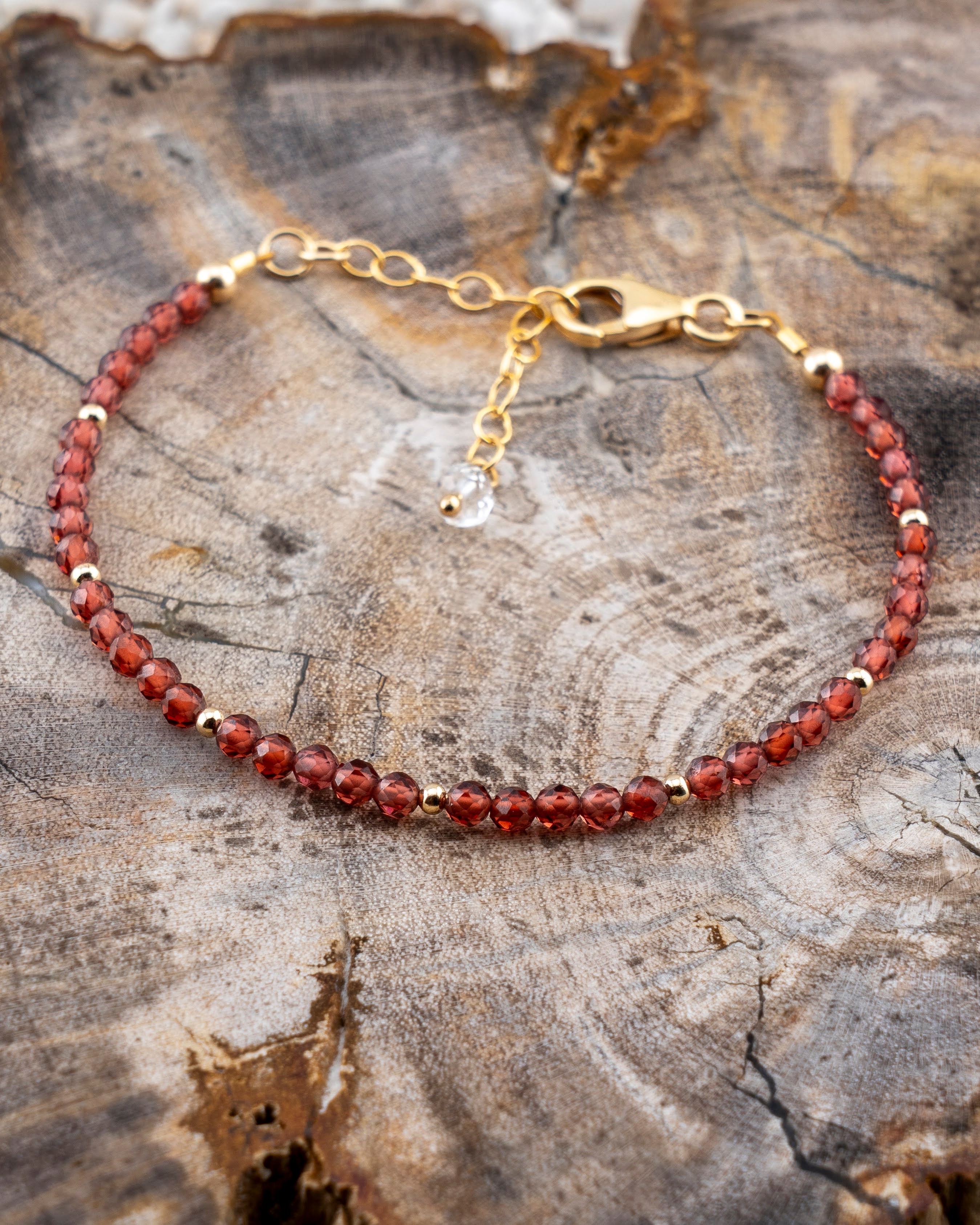 Noir Mauve Garnet Bracelet