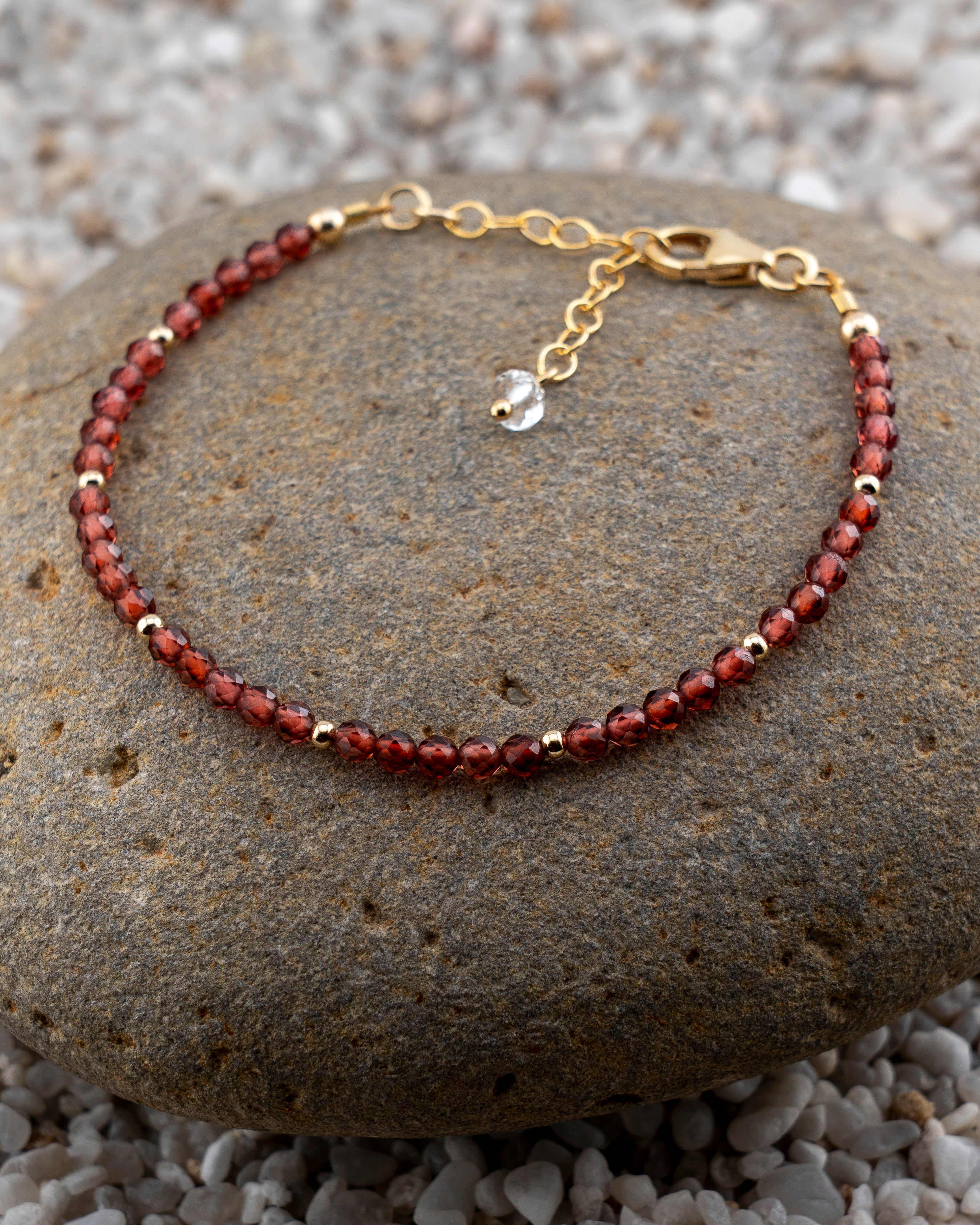 Noir Mauve Garnet Bracelet
