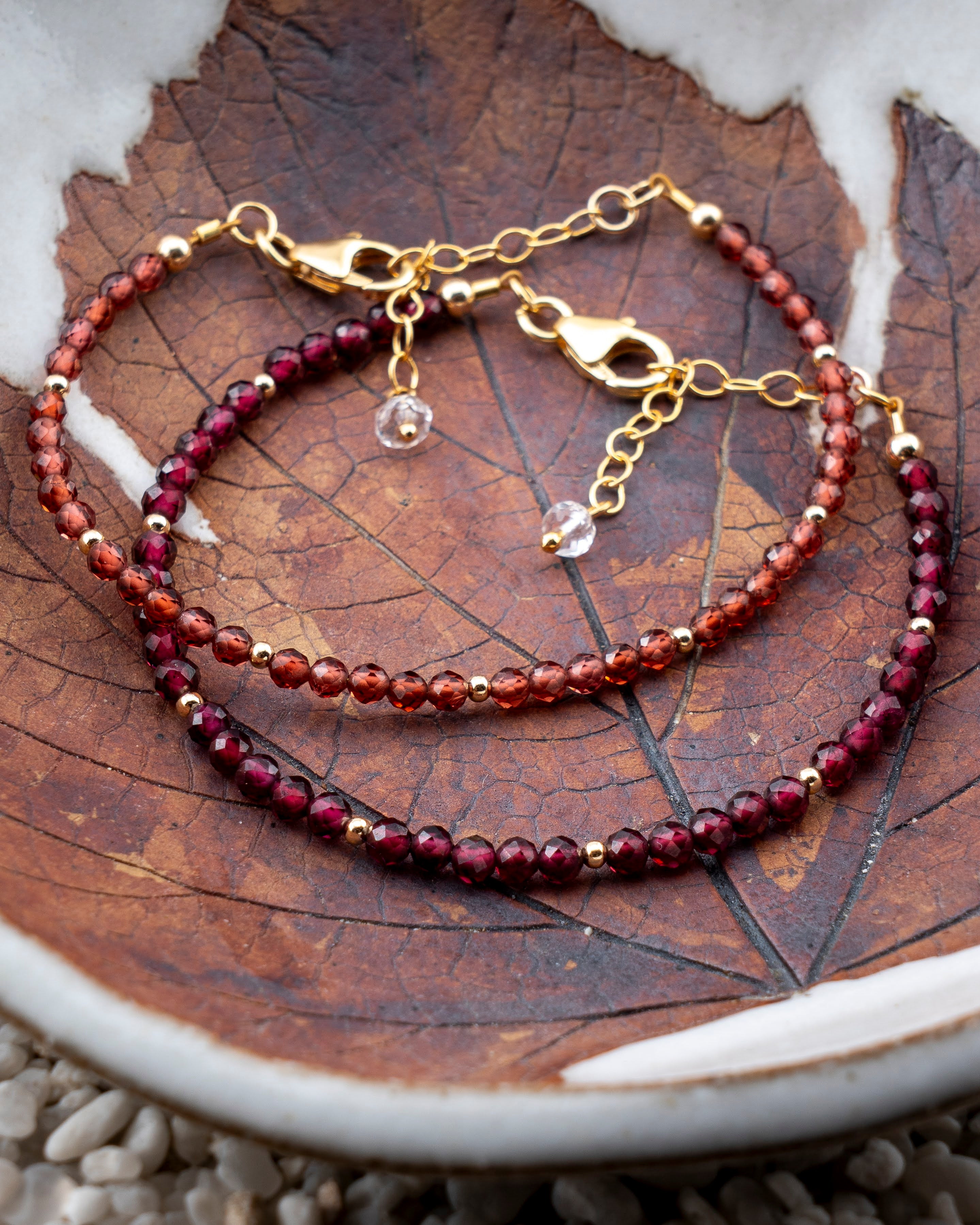 Noir Mauve Garnet Bracelet