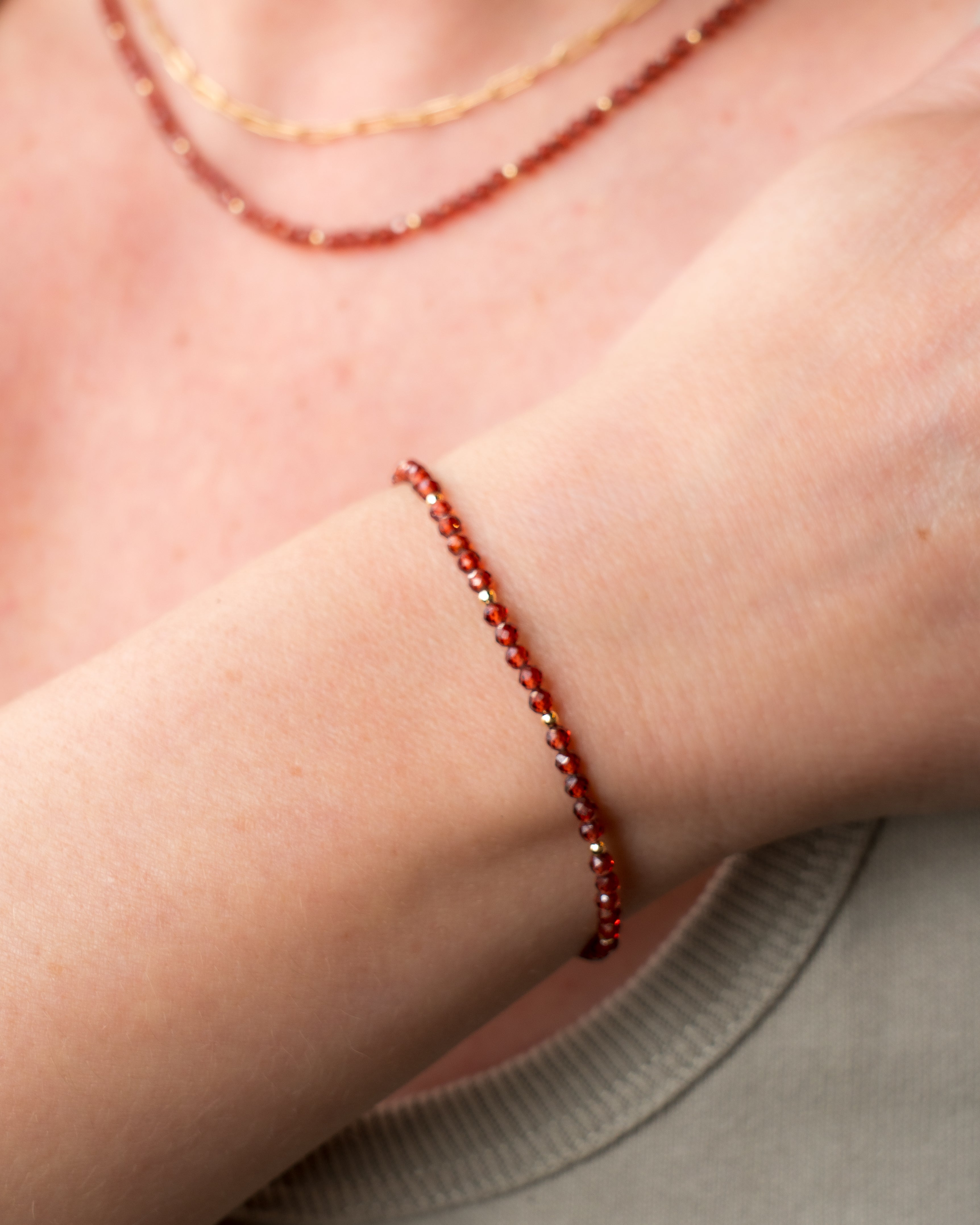 Noir Mauve Garnet Bracelet