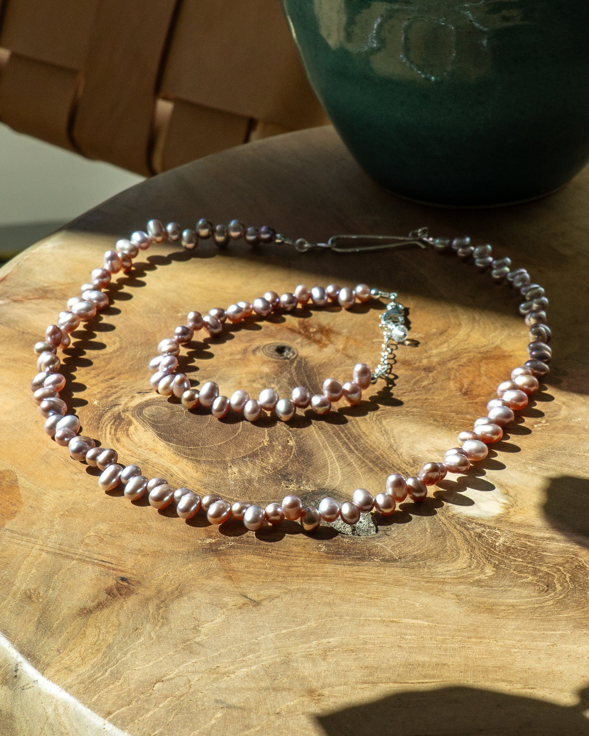 Orchid Noir Freshwater Pearl Bracelet