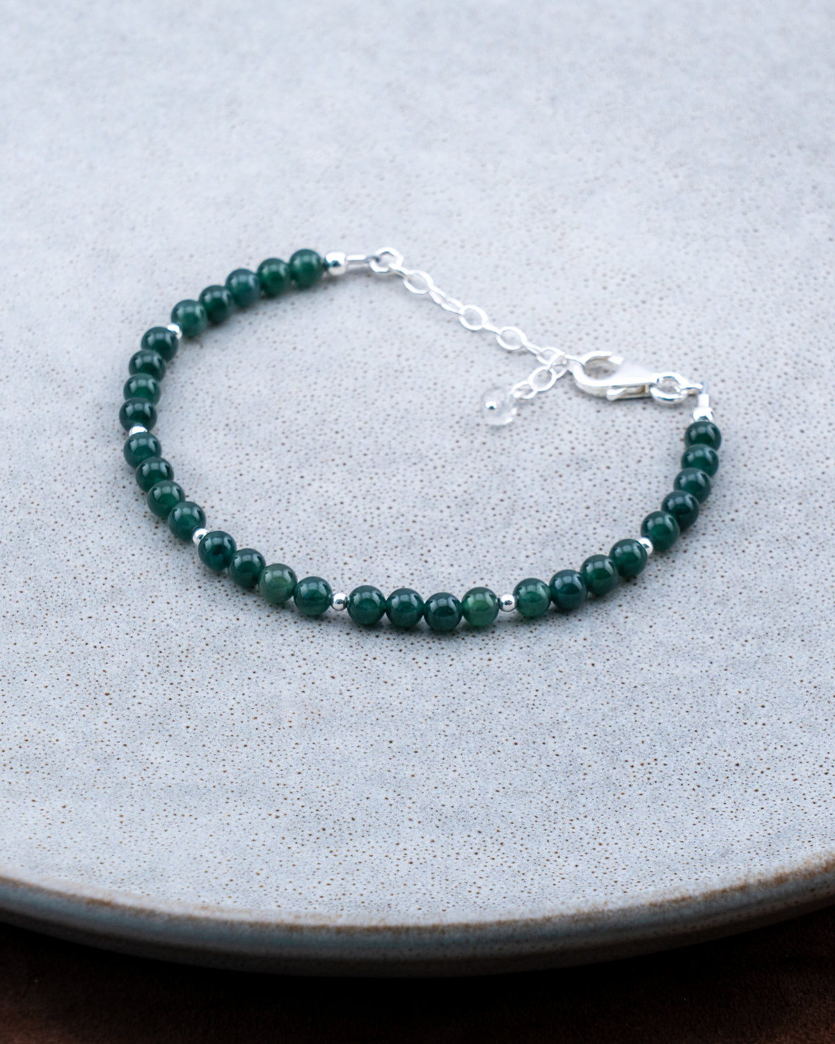 Verde Oscuro Guatemalan Jade Bracelet